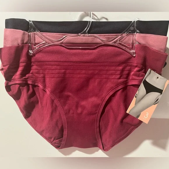 Yummie Seamless Stretch Soft Bikini/Underwear 3 pc Set in solid colors - Picture 1 of 9